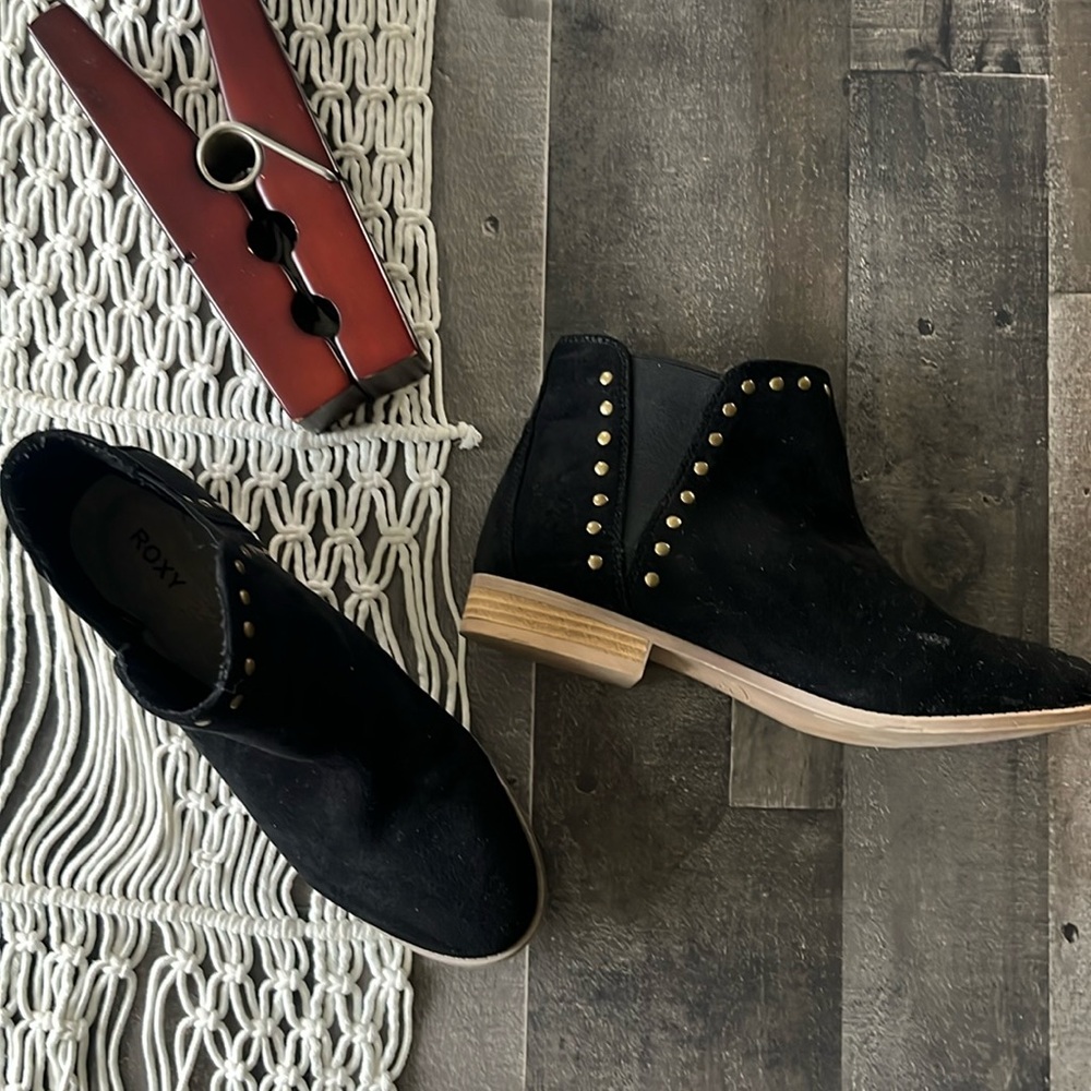 ROXY black suede ankle boots